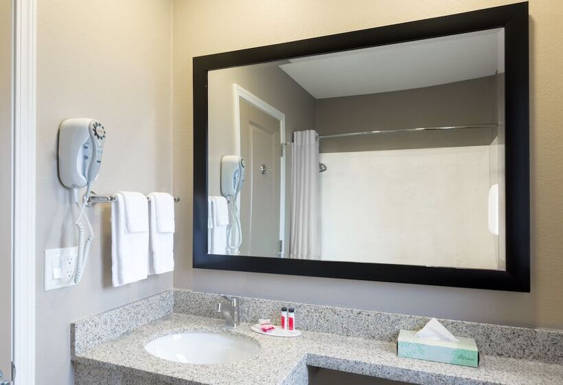 فندق Travelodge By Wyndham Eureka