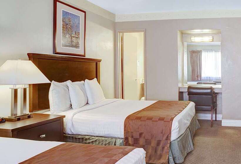 فندق Travelodge By Wyndham Everett City Center