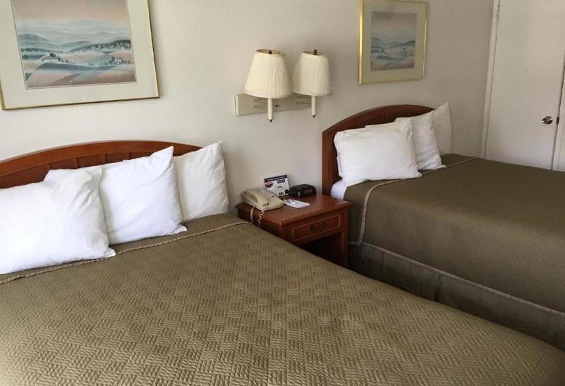 בית מלון כפרי Travelodge By Wyndham Hollywoodvermont/sunset