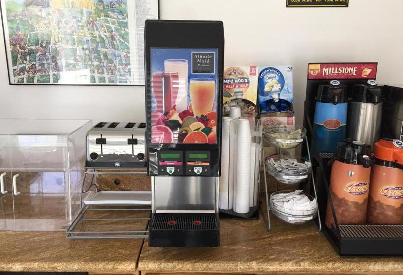 בית מלון כפרי Travelodge By Wyndham Hollywoodvermont/sunset