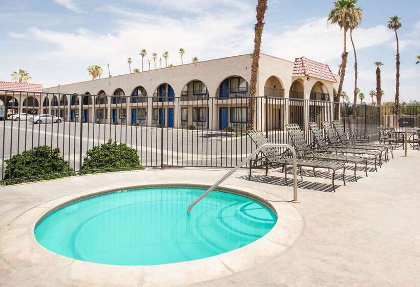 فندق Travelodge By Wyndham Indio