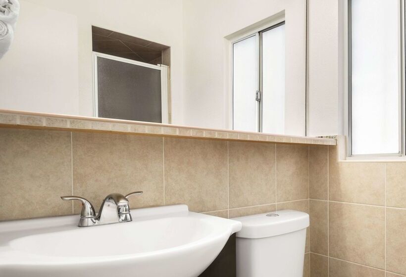 호텔 Travelodge By Wyndham Las Vegas