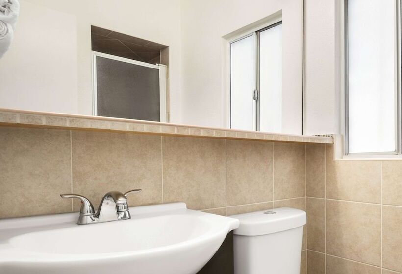 호텔 Travelodge By Wyndham Las Vegas