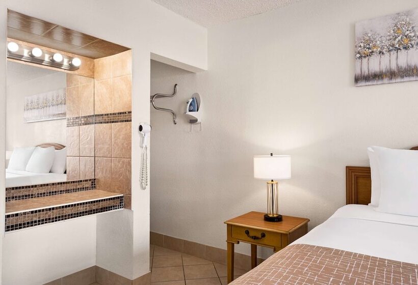 호텔 Travelodge By Wyndham Las Vegas