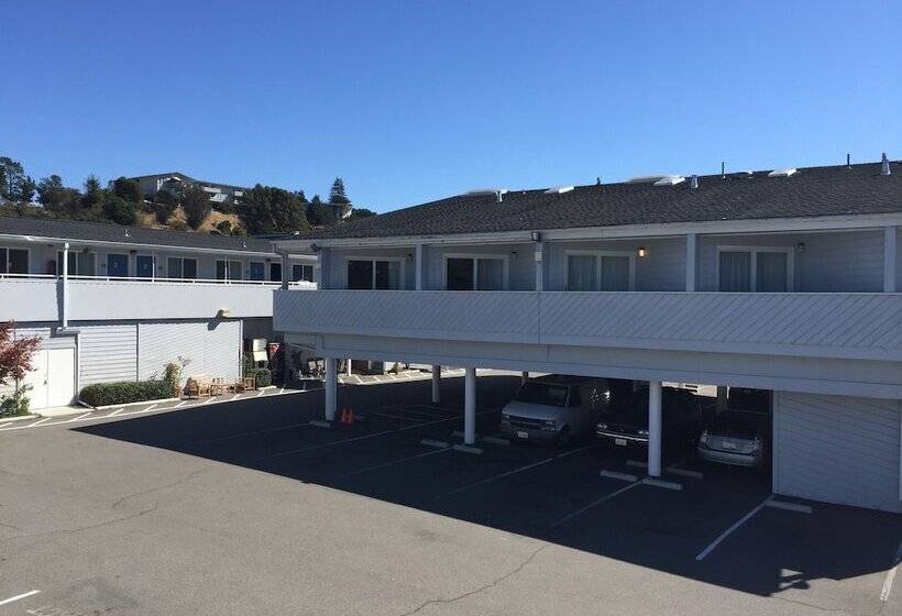 Отель Travelodge By Wyndham Mill Valley/sausalito