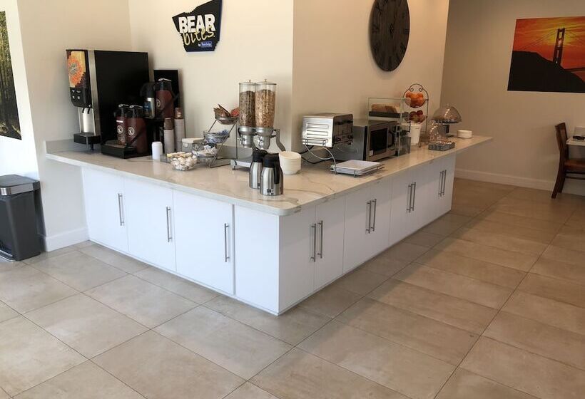 Отель Travelodge By Wyndham Mill Valley/sausalito