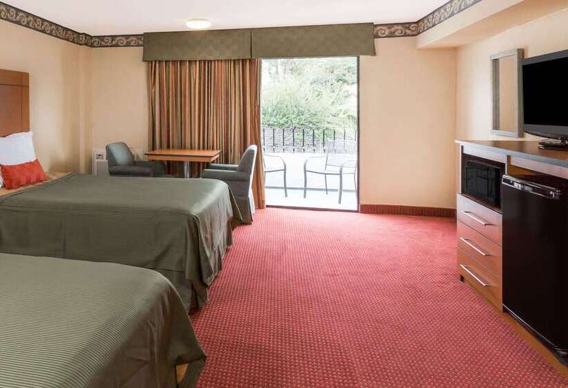 فندق Travelodge By Wyndham San Clemente Beach