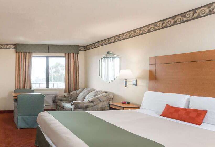 فندق Travelodge By Wyndham San Clemente Beach