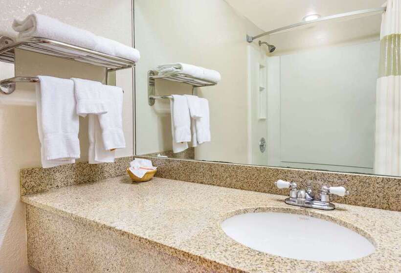 فندق Travelodge By Wyndham Winchester