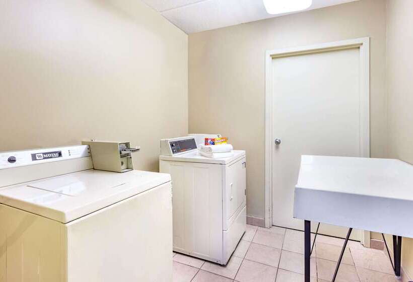 فندق Travelodge By Wyndham Winchester