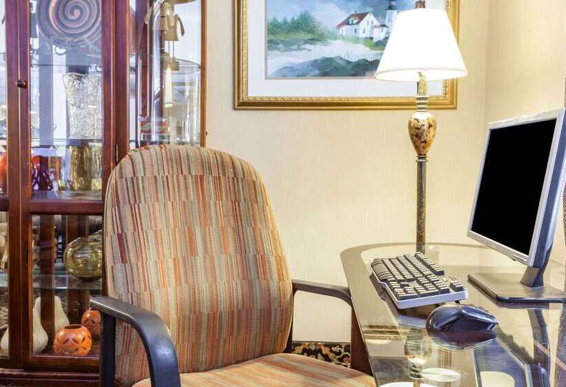 فندق Travelodge By Wyndham Winchester