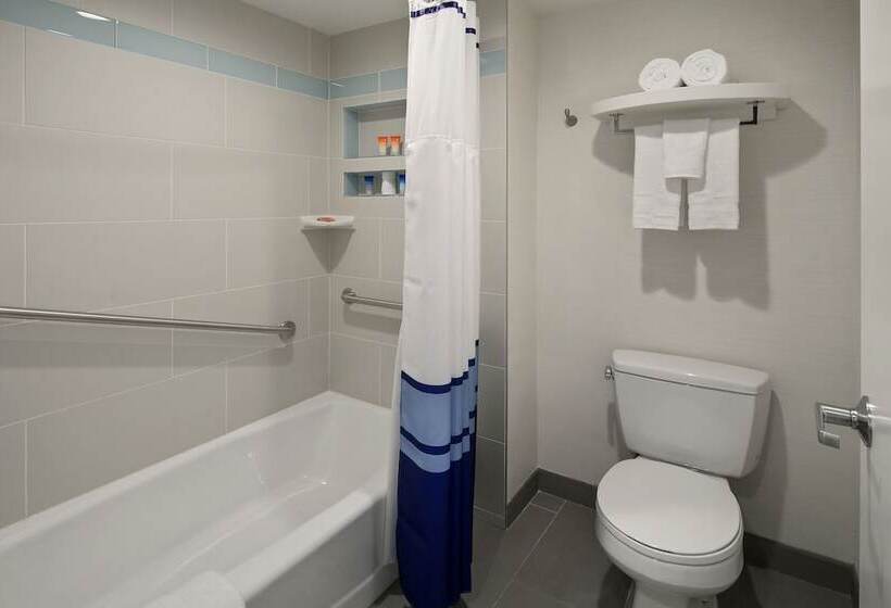 בית מלון כפרי Tropicana Inn And Suites