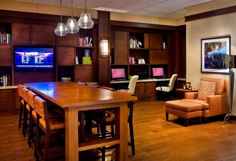 فندق Trumbull Marriott Shelton