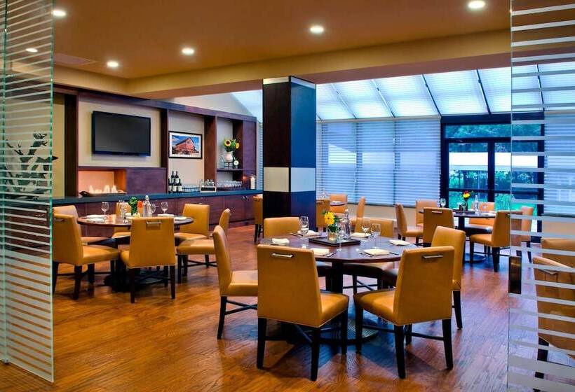 فندق Trumbull Marriott Shelton