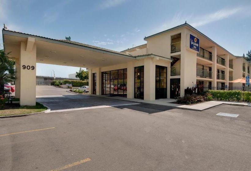 فندق Vagabond Inn Executive Old Town