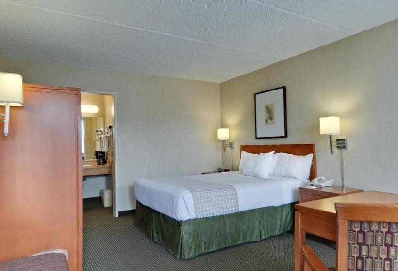 فندق Vagabond Inn Executive Old Town