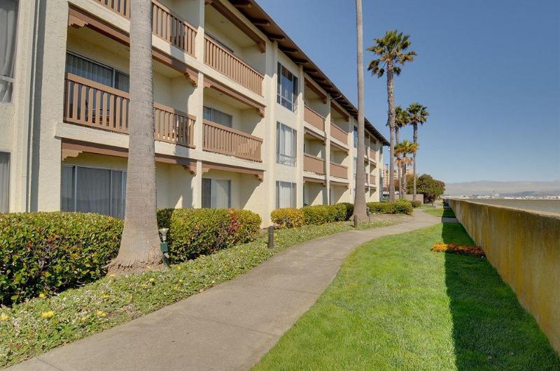 Отель Vagabond Inn Executive San Francisco Airport