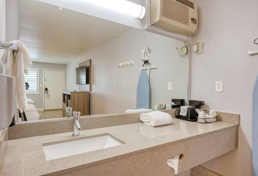 בית מלון כפרי Vagabond Inn San Luis Obispo