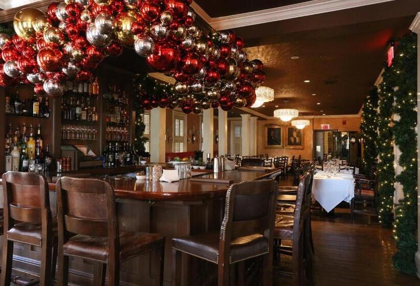 فندق The Virginia And Cottages