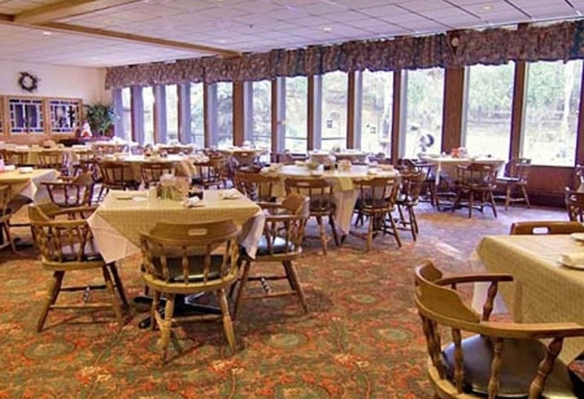 فندق Voyageur Inn And Conference Center