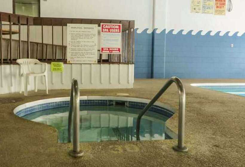 فندق Voyageur Inn And Conference Center