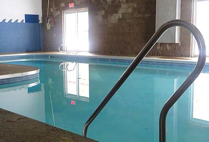 فندق Voyageur Inn And Conference Center