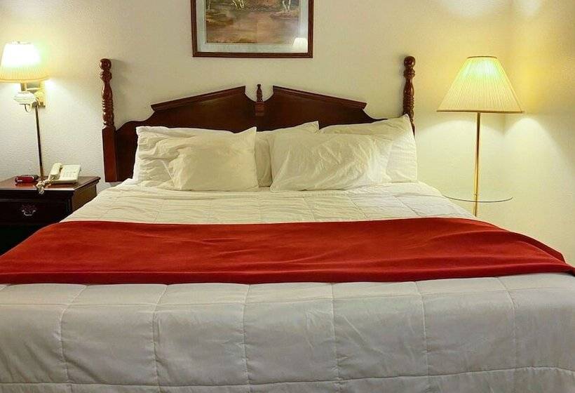 فندق Voyageur Inn And Conference Center