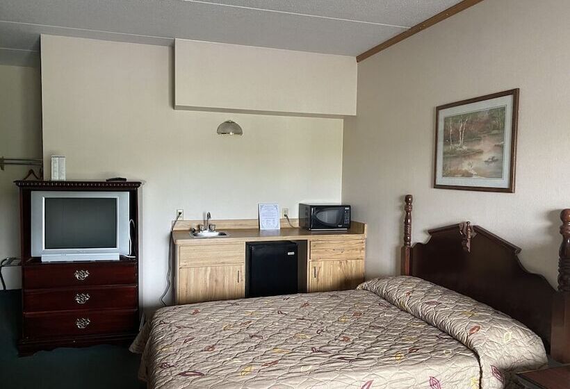 فندق Voyageur Inn And Conference Center