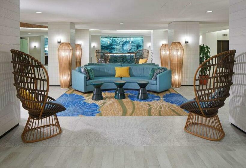 Отель Outrigger Waikiki Beachcomber