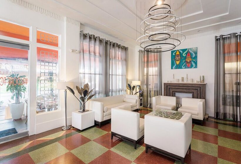 فندق Waldorf Towers South Beach