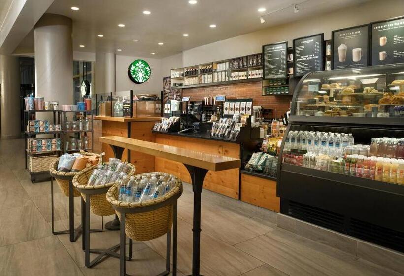 فندق Warner Center Marriott Woodland Hills