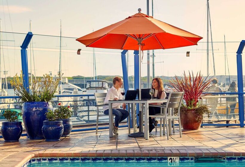 Waterfront Hotel, Part Of Jdv By Hyatt