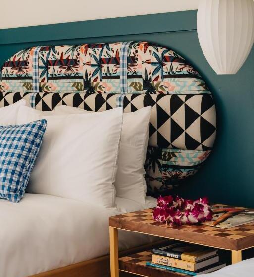 Wayfinder Waikiki   Voted Top 10 Best Hotels In Hawaii!