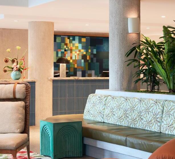 Wayfinder Waikiki   Voted Top 10 Best Hotels In Hawaii!