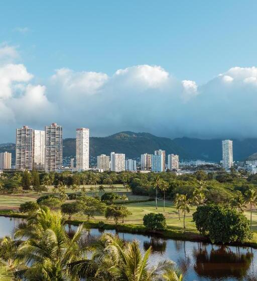 Wayfinder Waikiki   Voted Top 10 Best Hotels In Hawaii!