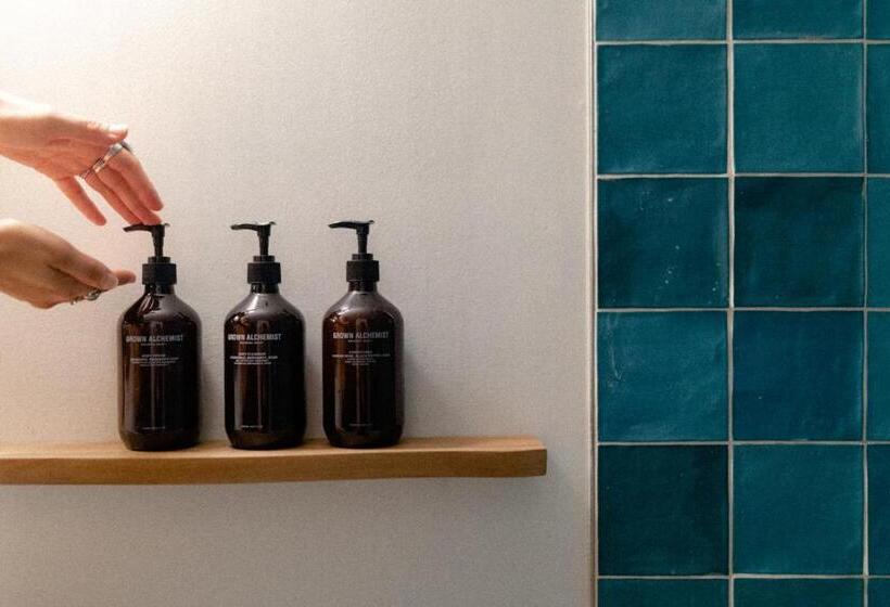 Wayfinder Waikiki   Voted Top 10 Best Hotels In Hawaii!