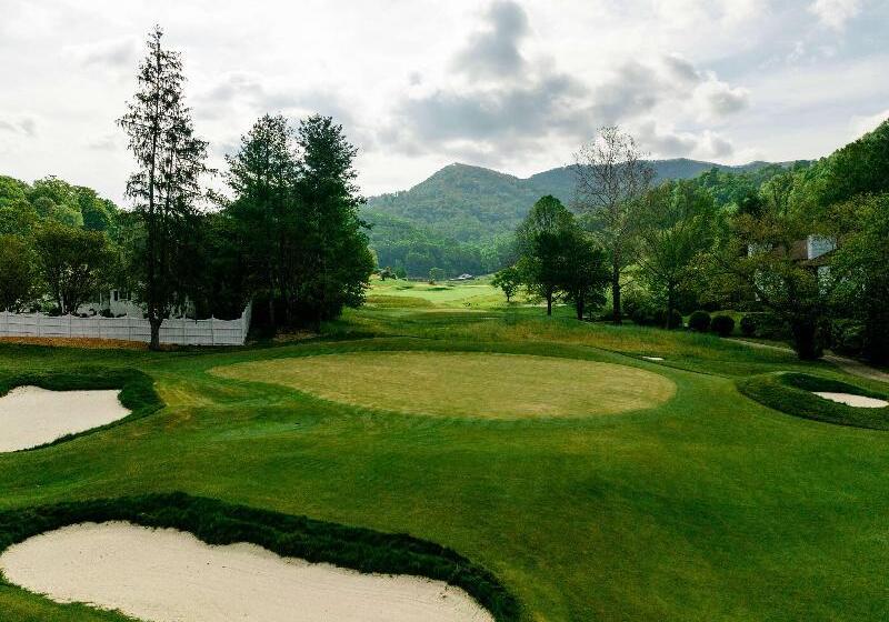 هتل Waynesville Inn And Golf Club, Tapestry Collection By Hilton