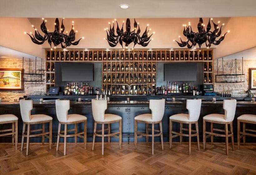 فندق Westlake Village Inn