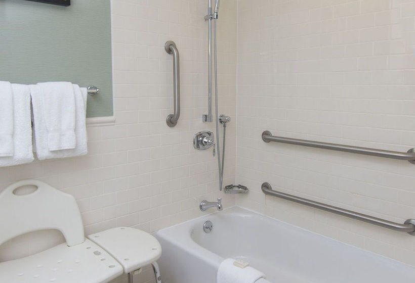 בית מלון כפרי The Westport Inn