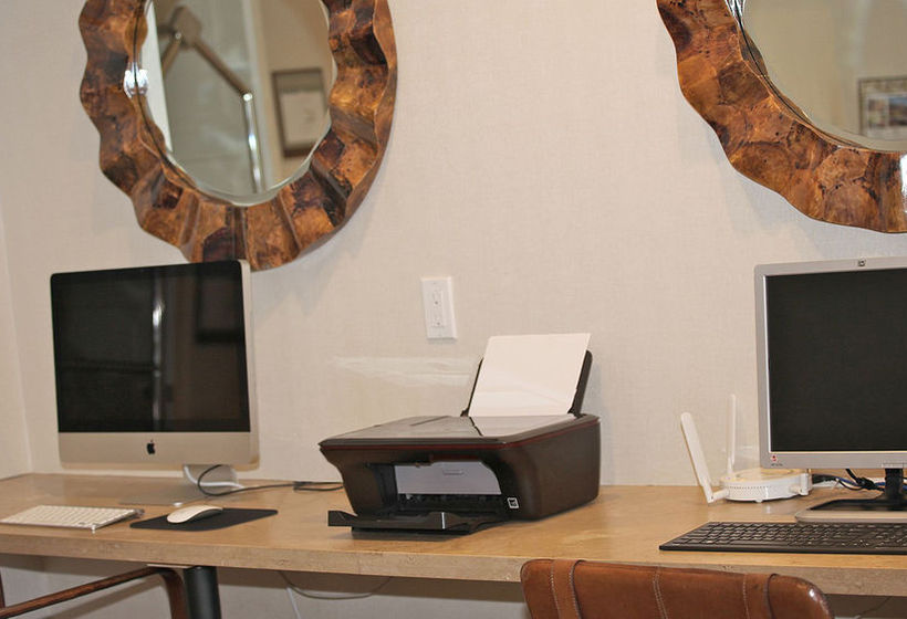 בית מלון כפרי The Westport Inn