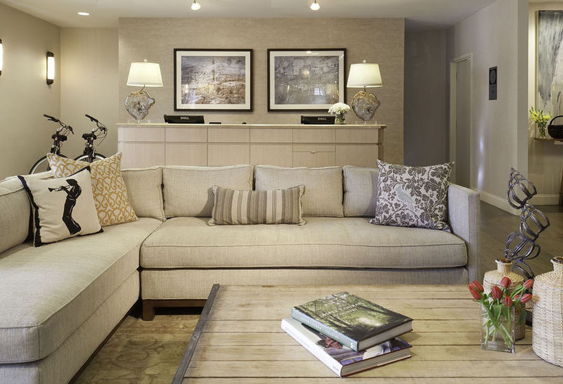 בית מלון כפרי The Westport Inn