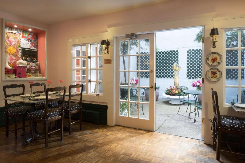 Отель White Swan Inn