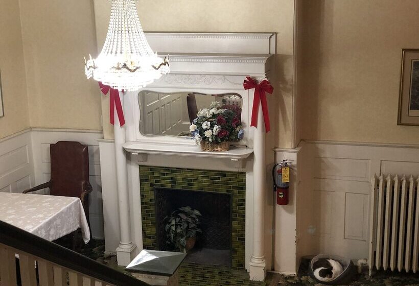 Отель Windsor Inn