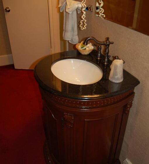 Отель Windsor Inn