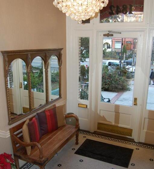 Отель Windsor Inn