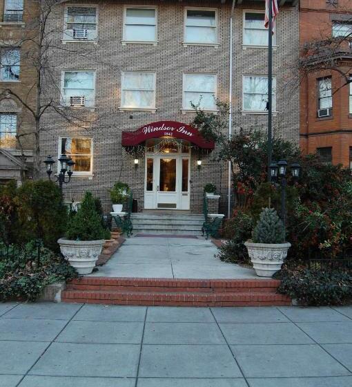 Отель Windsor Inn