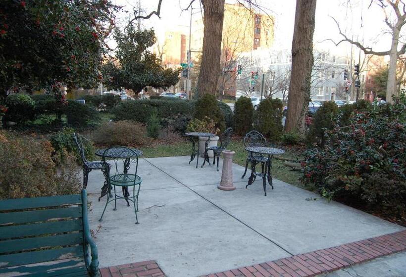 Отель Windsor Inn