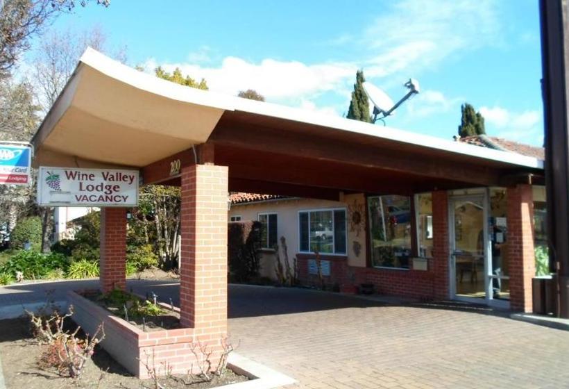 هتل Wine Valley Lodge