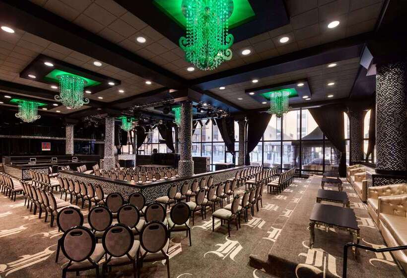 בית מלון כפרי Wyndham Garden Dallas North