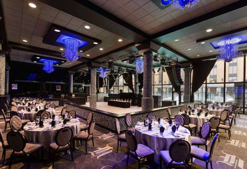 בית מלון כפרי Wyndham Garden Dallas North